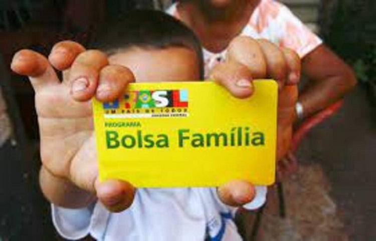 Recadastramento no Bolsa Família começa com famílias