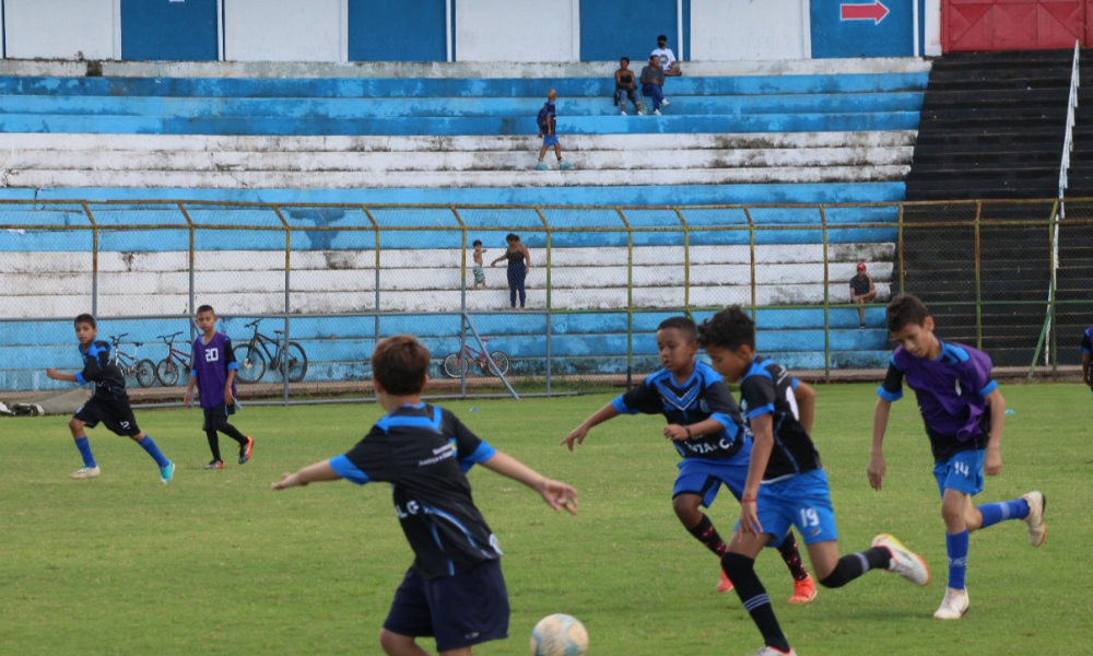 Projeto social abre o Estádio JK para mil crianças e adolescentes