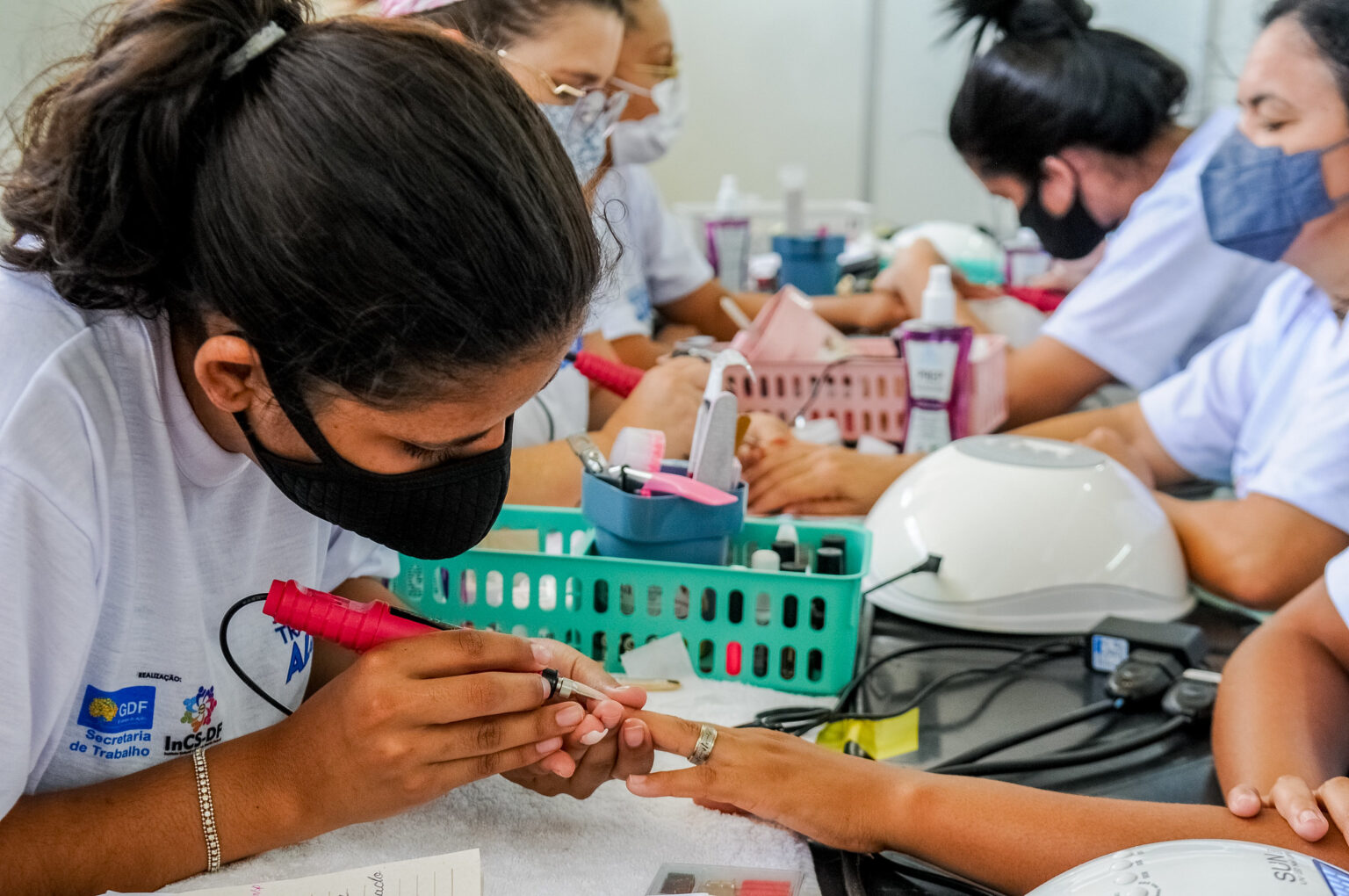 Mulheres são as que mais buscam cursos de qualificação profissional do GDF