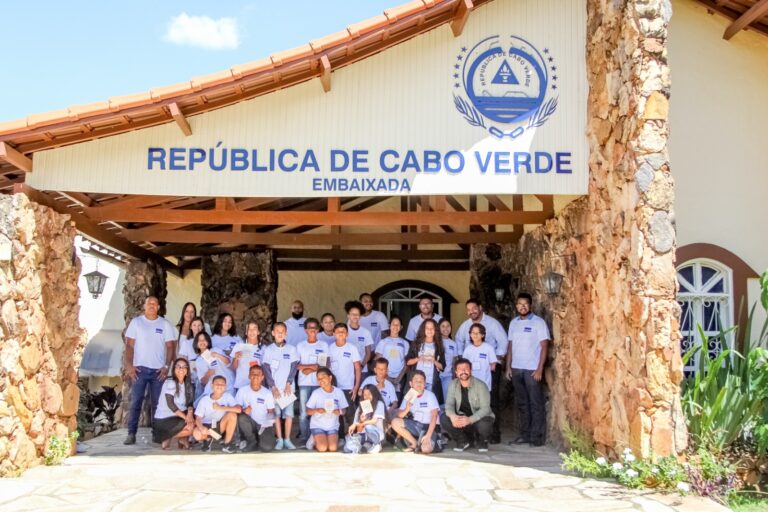 Programa do GDF leva mais de 150 estudantes a visitas em embaixadas