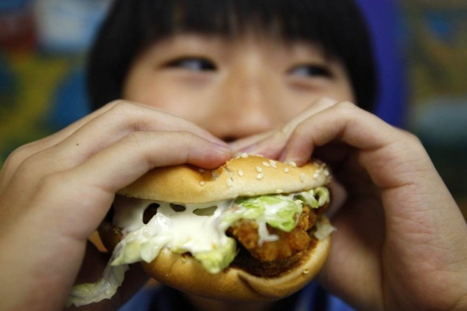 Em um ano, obesidade entre os jovens dispara; entenda