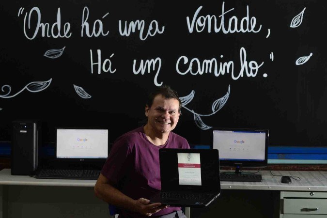 Professor é referência em tecnologia na rede pública do DF