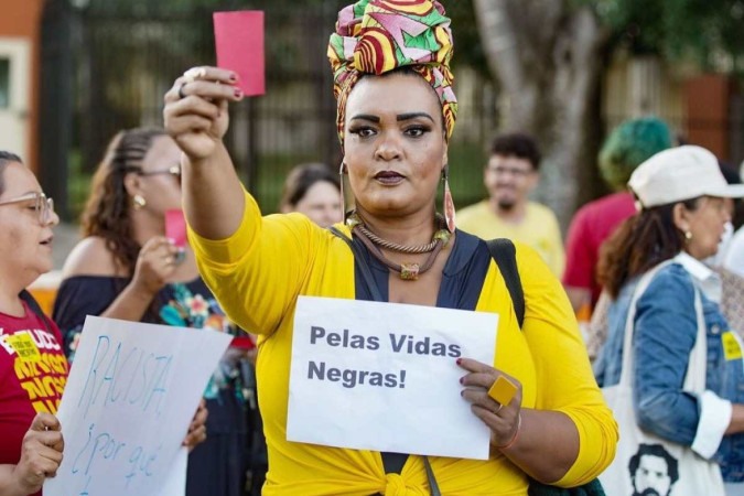 Crescem os registros de racismo, injúria, homofobia e transfobia no país