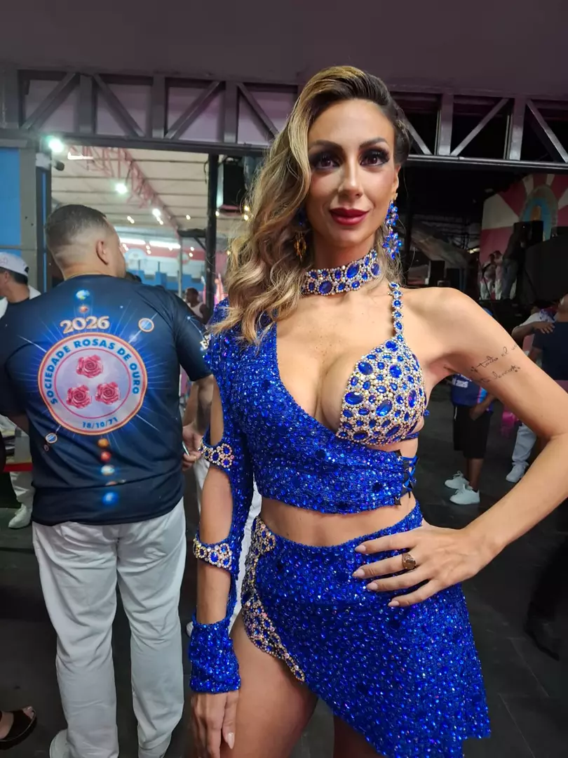 ELISA LANZILLO, A ITALIANA QUE GERA MAIS DE CEM EMPREGOS NO BRASIL E VIROU PASSISTA NO CARNAVAL DE SÃO PAULO