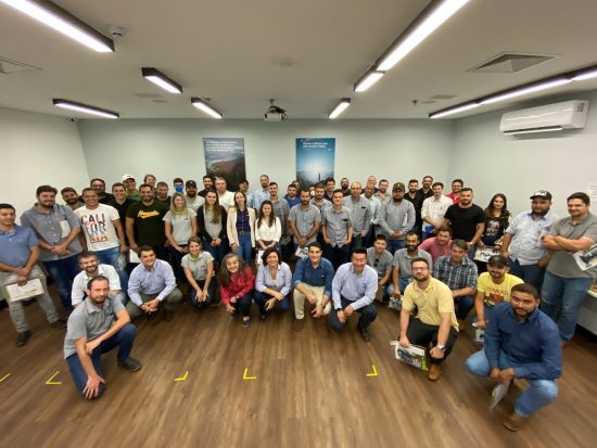 Perdas da indústria avícola no inverno é tema de evento da Phibro, que reuniu 80 profissionais
