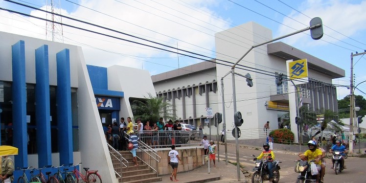 Bancos de todo o Brasil estarão fechados nesta quinta-feira (21)