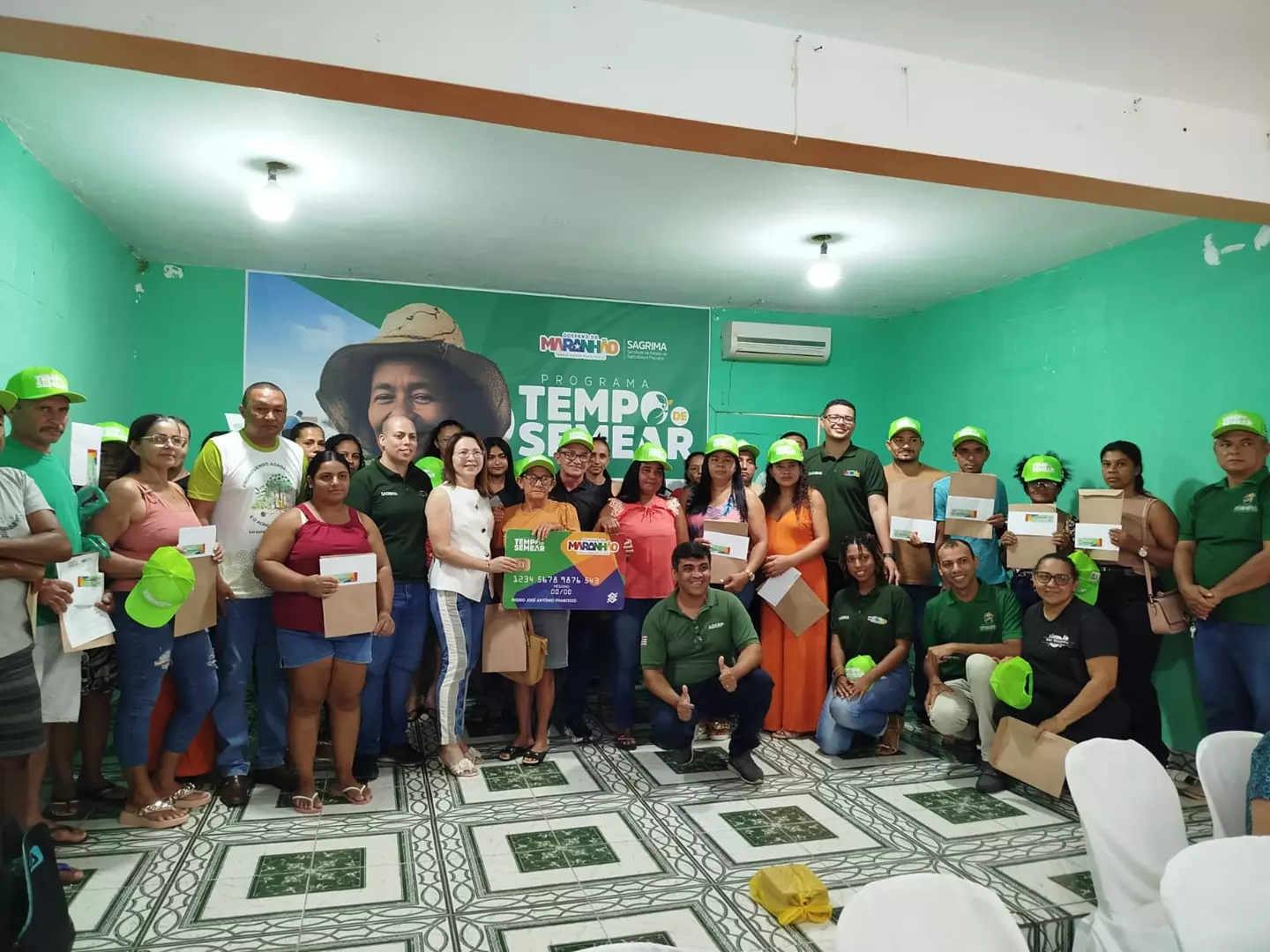 ESPERANTINÓPOLIS: 36 famílias são beneficiadas com cartão do programa Tempo de Semear