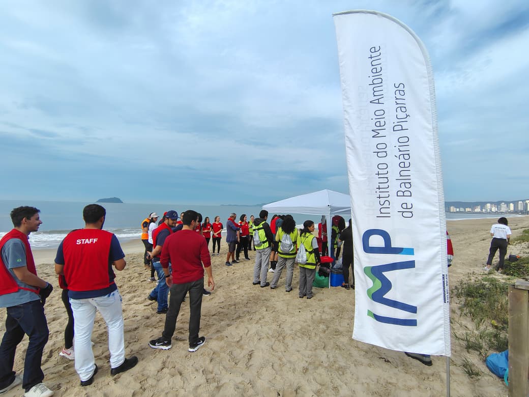 Balneário Piçarras terá mutirão de limpeza na praia e reforça compromisso com o meio ambiente