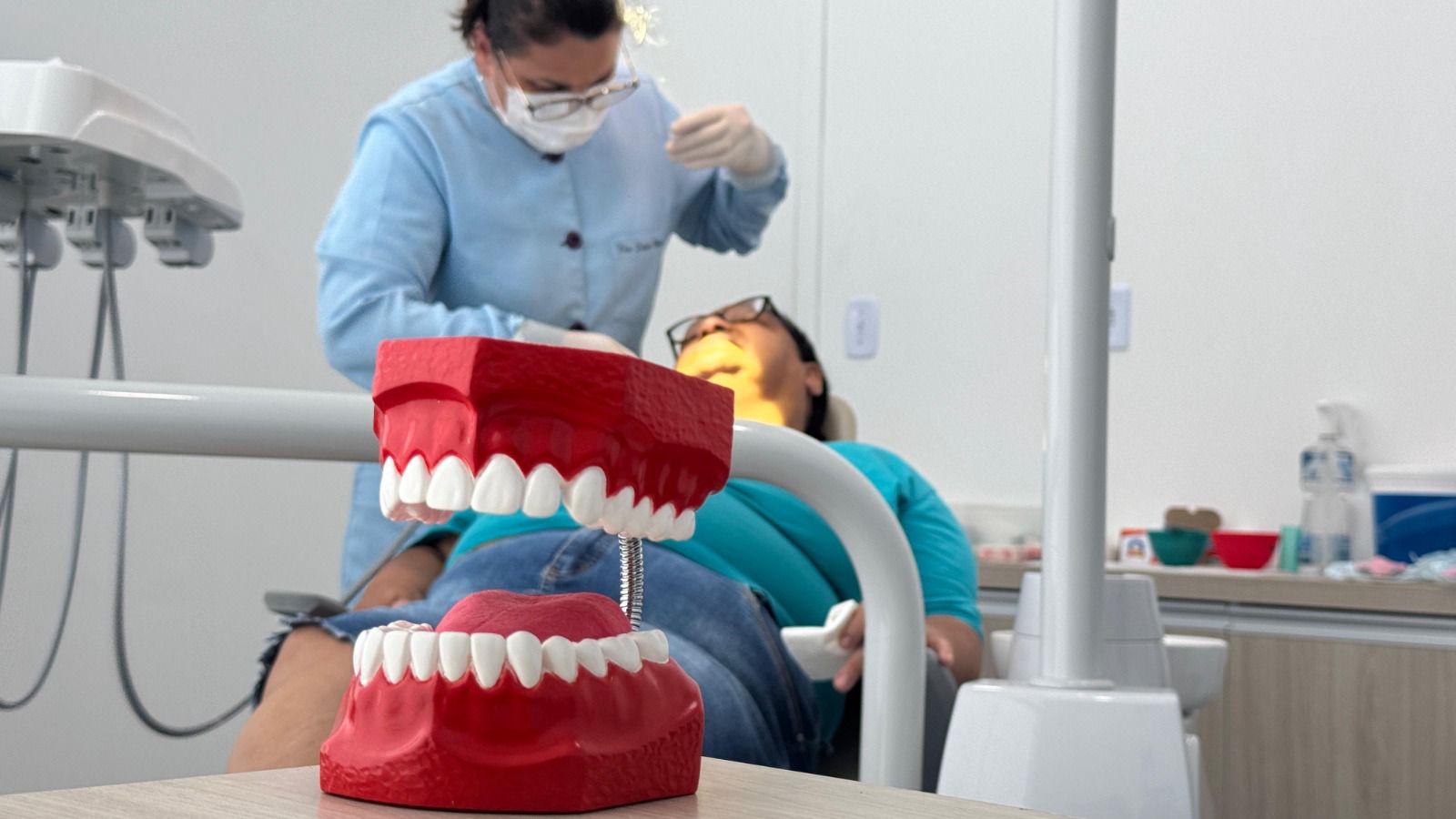 Penha investe R$298 mil para confecção de próteses dentárias em 2026
