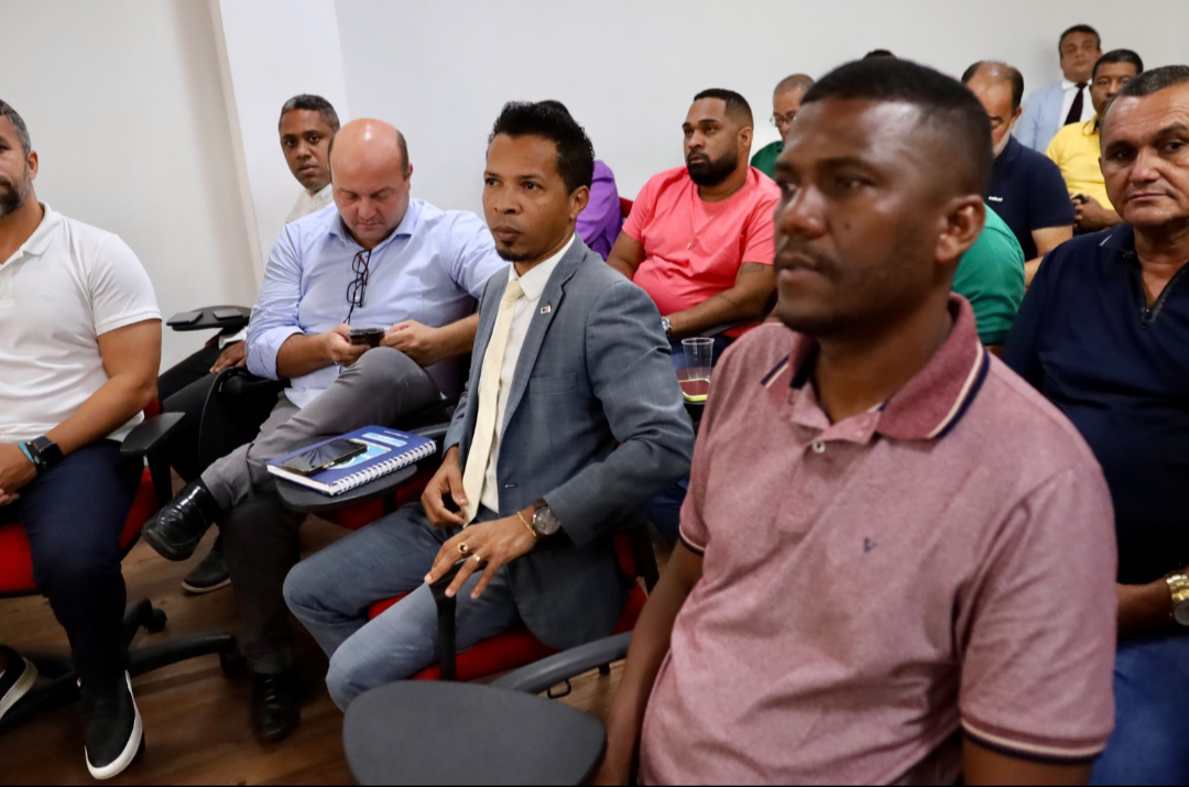 Vereadores participam de lançamento do novo modelo de transporte público de Camaçari